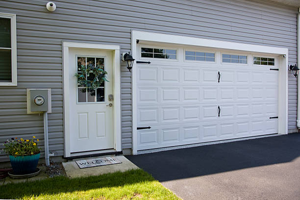 24/7 Emergency Garage Door Panel Replacement experts in Princeville, IL